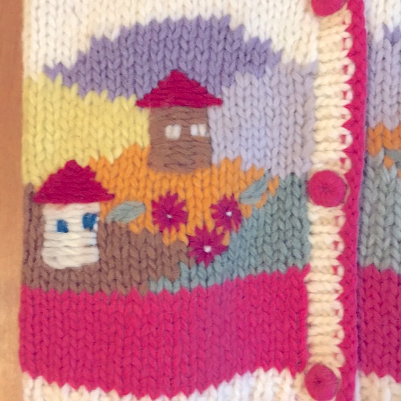 Hand Knit Child’s Sweater Vest Multicolor Village Scene Girl’s - Picture 4 of 5
